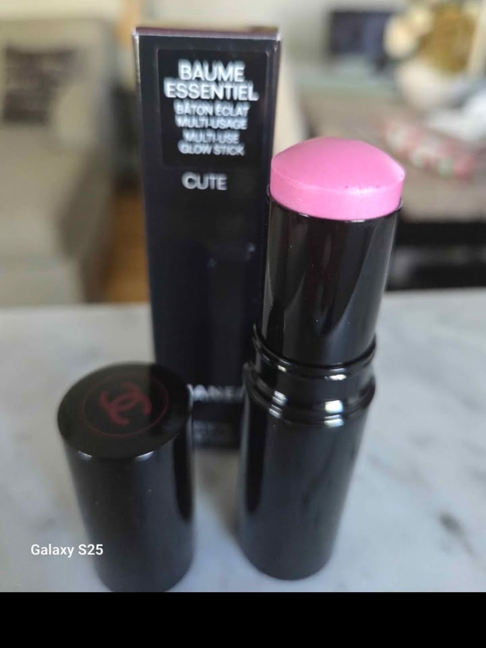 CHANEL Baume Essentiel Multi-Use Glow Stick - Pink